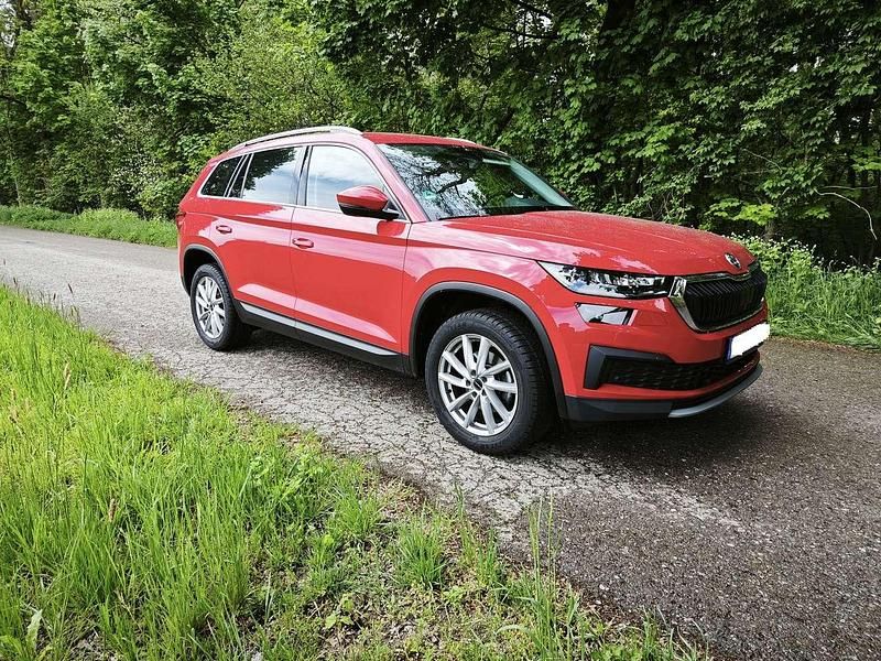 Rot Gebraucht 2021 Skoda Kodiaq Style SUV | 25.500 € (Superpreis) - Bild 1/4