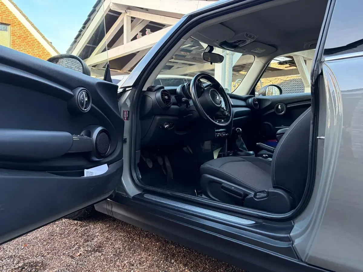 Usata Mini Cooper 75 CV (55 kW) 2018 Grigio Utilitaria