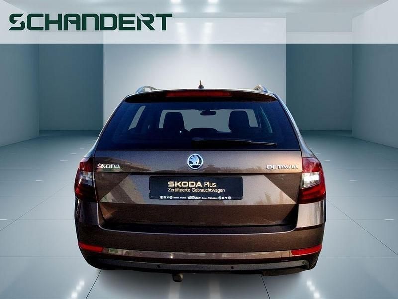 Gebraucht Skoda Octavia Style 179 PS (131 kW) 2018 Maple braun metallic Kombi