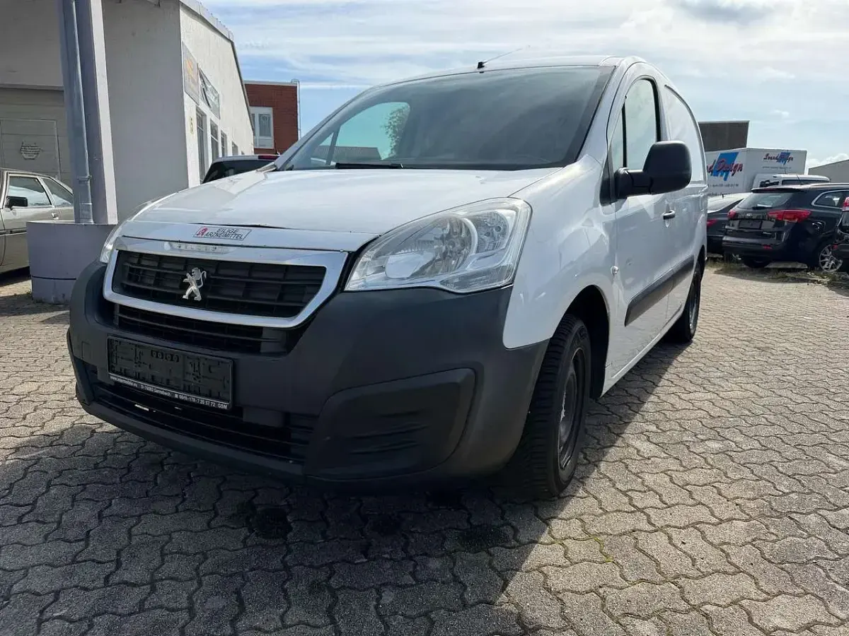 Gebraucht Peugeot Partner Premium 75 PS (55 kW) 2017 Lack weiss banquise Van / Kleinbus