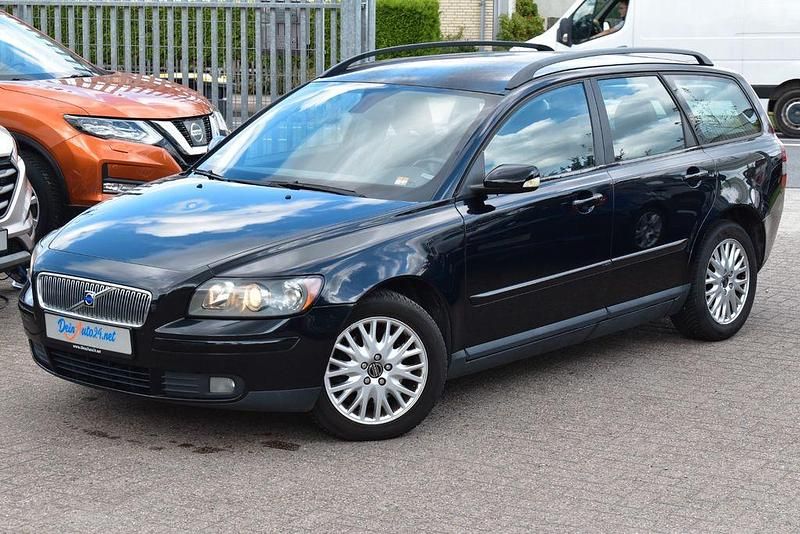 Schwarz Gebraucht 2005 Volvo V50 Summum Kombi | 1.690 € (Guter Preis) - Bild 1/4