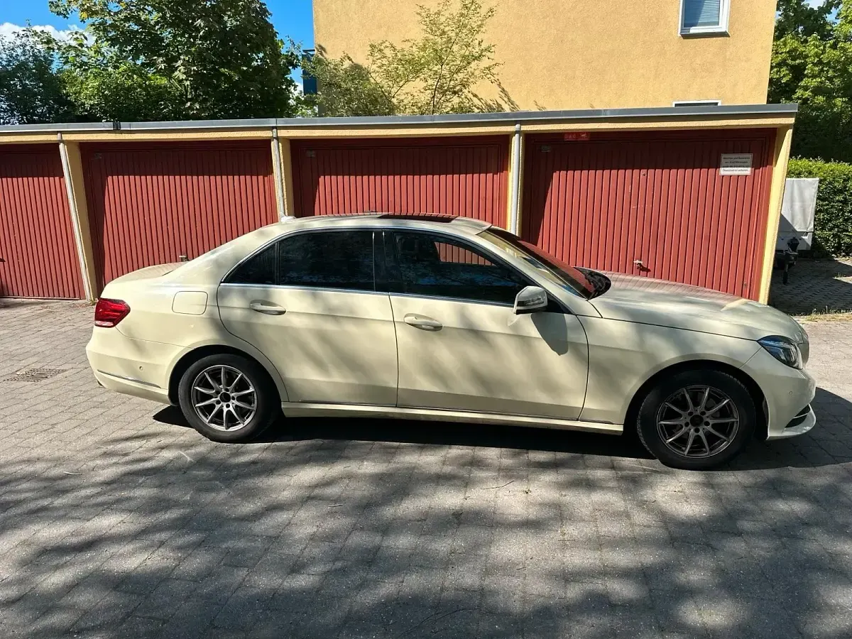 Gebraucht Mercedes E220 170 PS (125 kW) 2014 Silber Limousine