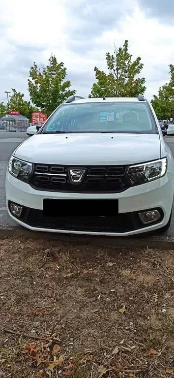 Gebraucht Dacia Logan MCV Comfort 90 PS (66 kW) 2018 Weiß Limousine