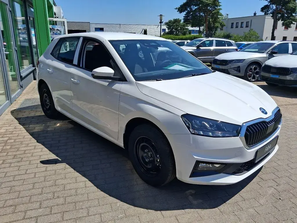 Neu Skoda Fabia Essence 80 PS (58 kW) 2026 Weiß Kleinwagen