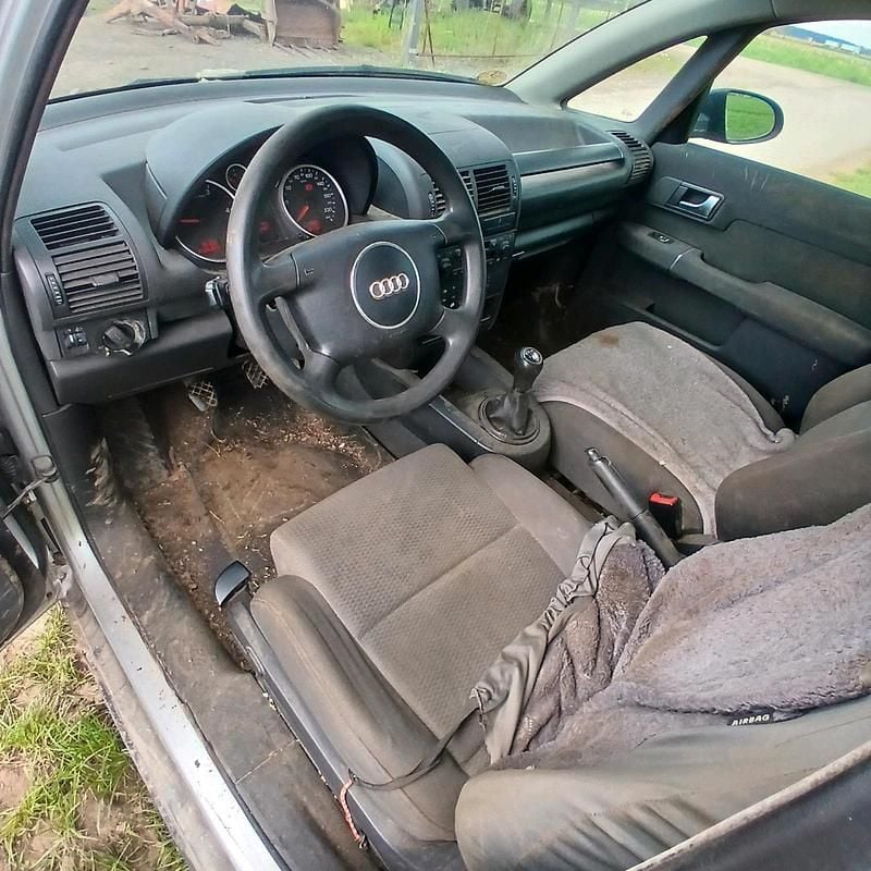 Usado Audi A2 75 HP (55 kW) 2001 Prateado Citadino