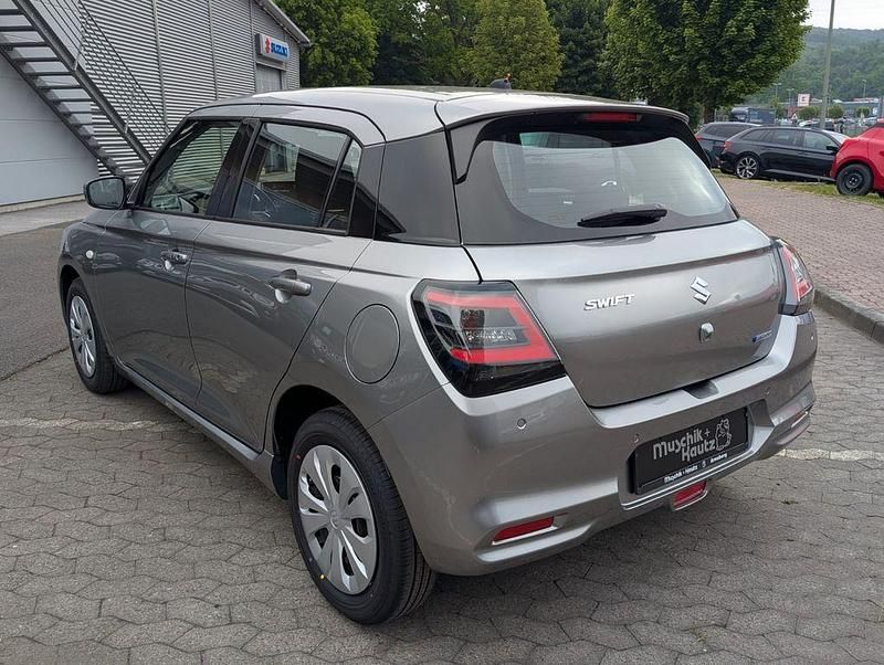 Neu Suzuki Swift 83 PS (61 kW) 2025 Silber Limousine