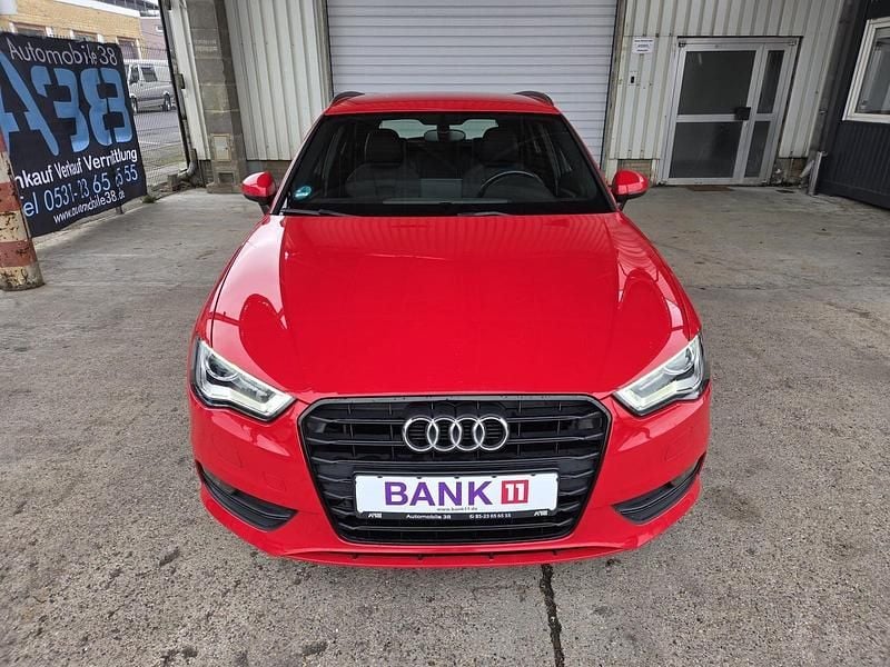 Gebraucht Audi A3 S-Line 140 PS (102 kW) 2014 Rot Limousine