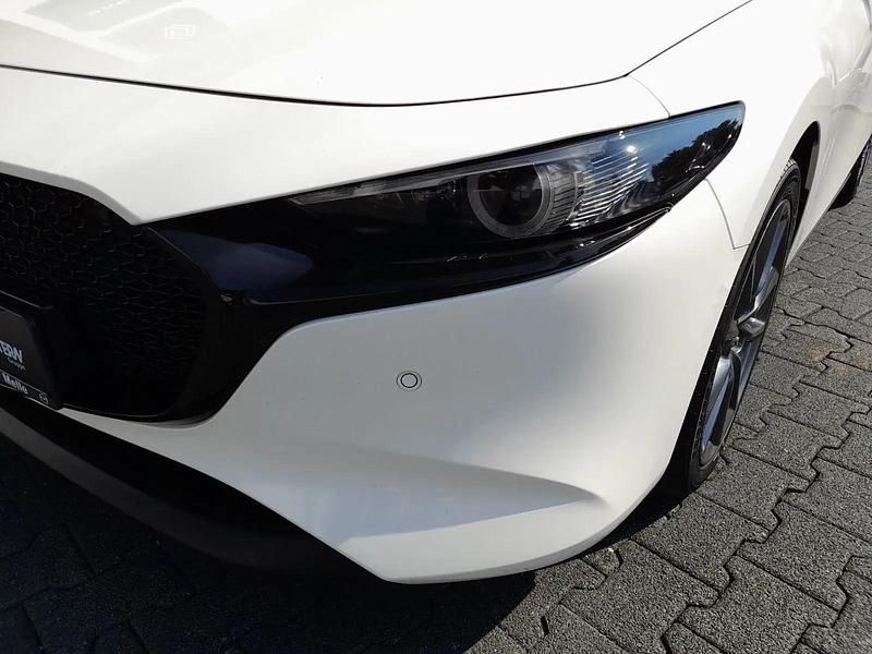 Używany Mazda 3 Selection 150 KM (110 kW) 2022 Biały Sedan/Limuzyna