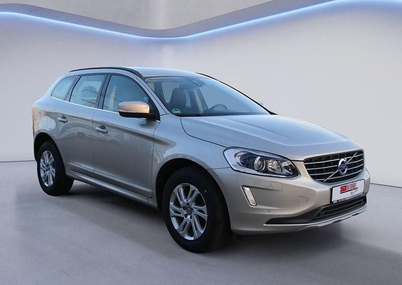 Gebraucht Volvo XC60 Momentum 190 PS (139 kW) 2017 Beige SUV