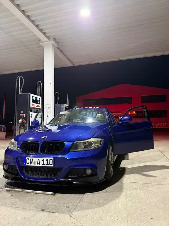 Gebraucht BMW 330 Sport Line 349 PS (256 kW) 2009 Blau Limousine