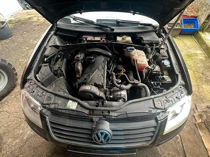 Gebraucht VW Passat 131 PS (96 kW) 2003 Schwarz Kombi