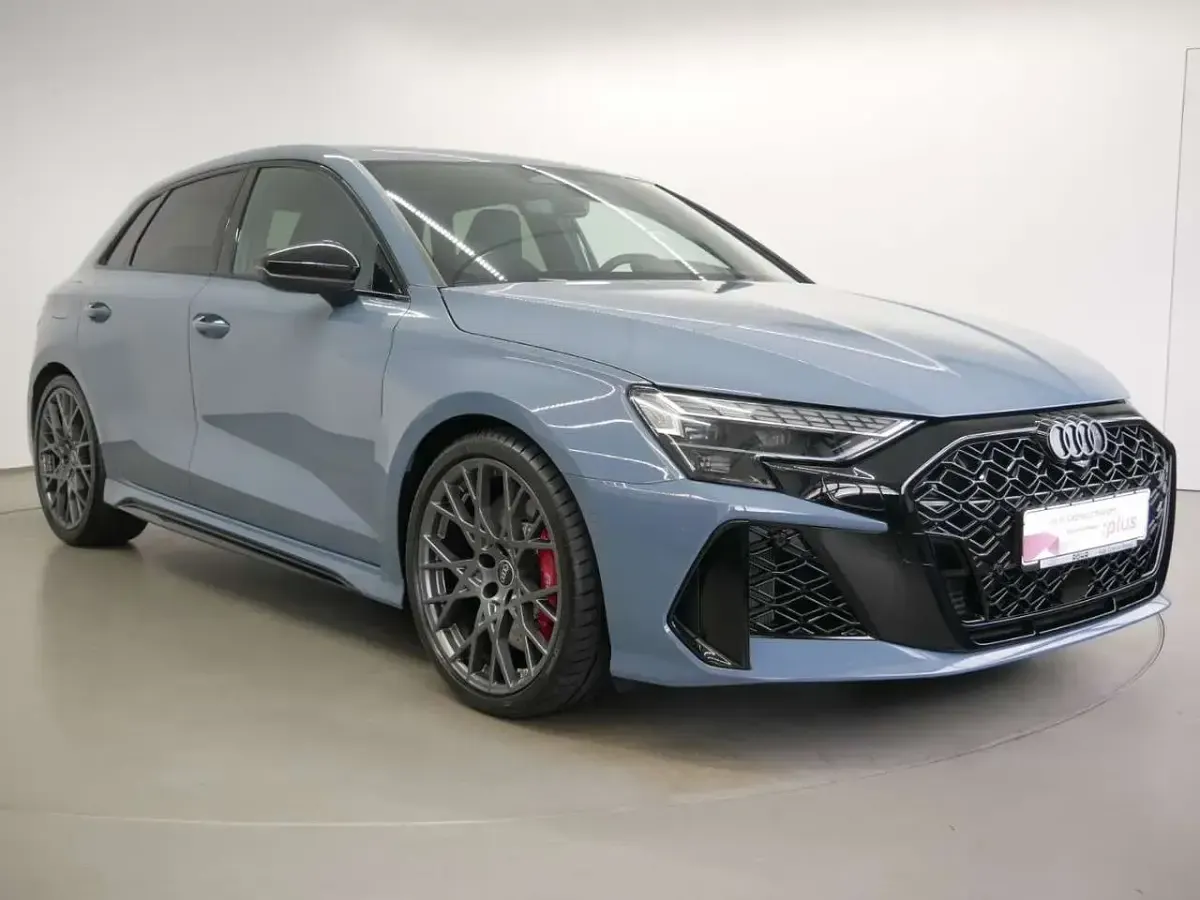 Gebraucht Audi RS3 Sport 400 PS (294 kW) 2025 Kemoragrau metallic Limousine