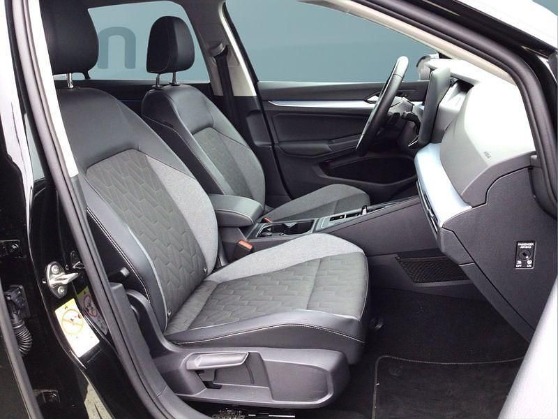 Gebraucht VW Golf VIII 150 PS (110 kW) 2025 Schwarz Kleinwagen