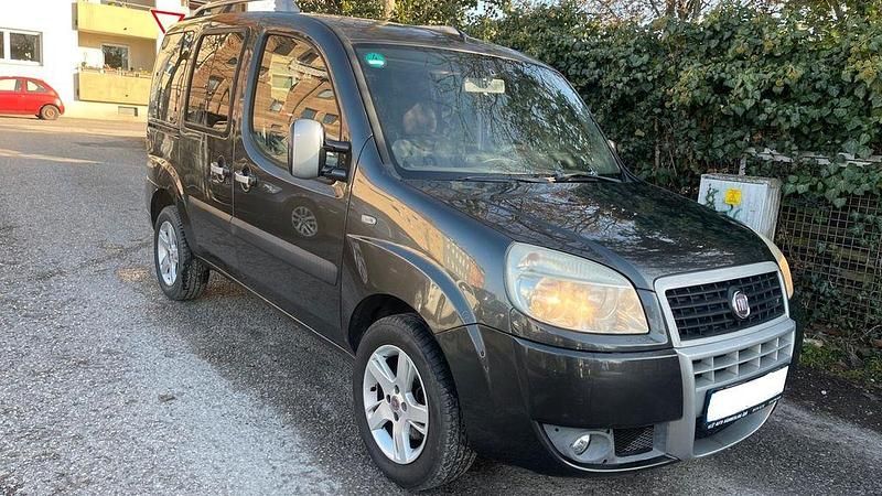 Gebraucht Fiat Doblò 120 PS (88 kW) 2009 Grau Van / Kleinbus