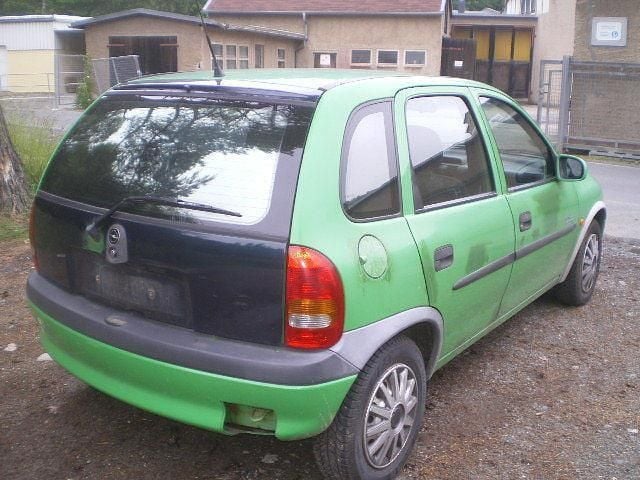 Gebraucht Opel Corsa 60 PS (44 kW) 1997 Grün Kleinwagen