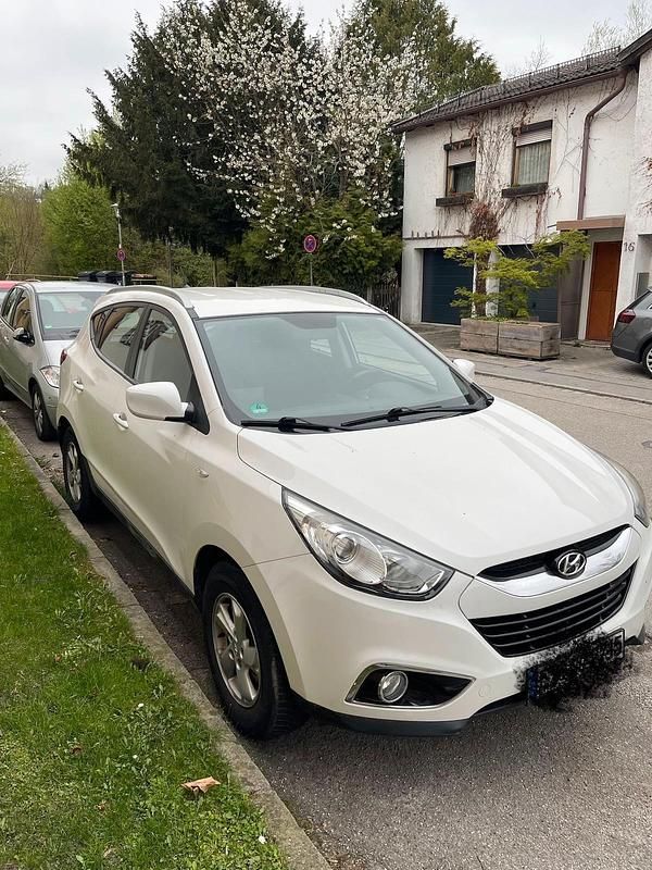 Gebraucht Hyundai ix35 135 PS (99 kW) 2012 Weiß SUV