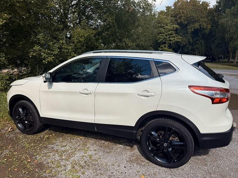 Weiß Gebraucht 2016 Nissan Qashqai Black Edition SUV | 10.000 € (Superpreis) - Bild 1/4