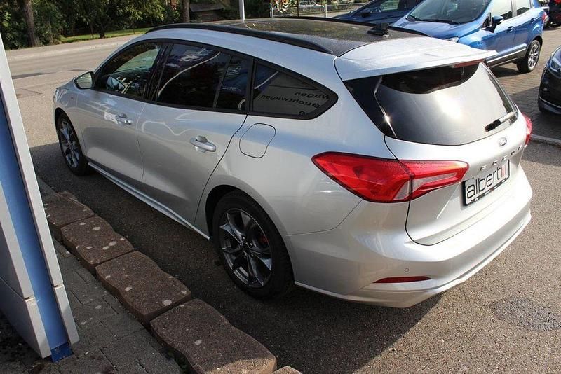 Gebraucht Ford Focus ST-Line 155 PS (114 kW) 2020 Silber Limousine