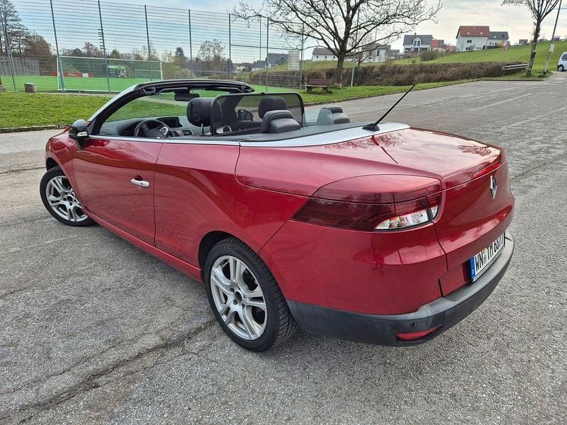 Gebraucht Renault Mégane Cabriolet Dynamique 140 PS (102 kW) 2010 Rot Cabrio