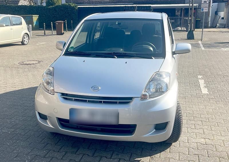 Gebraucht Daihatsu Sirion 87 PS (63 kW) 2009 Silber Kleinwagen