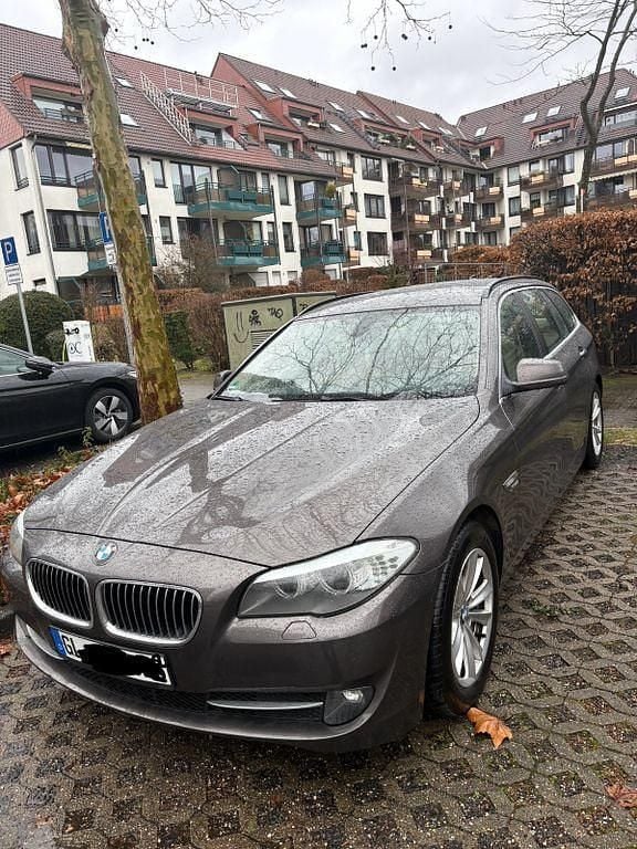 Gebraucht BMW 525 Sport Line 218 PS (160 kW) 2012 Kombi