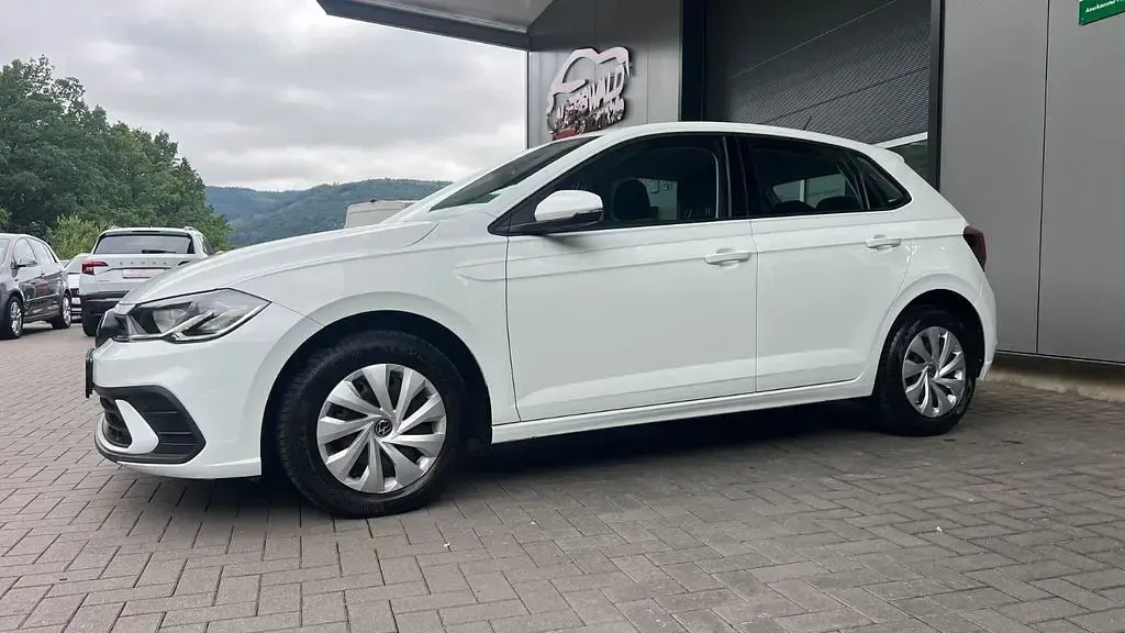 Gebraucht VW Polo Life 80 PS (58 kW) 2023 Weiß Kleinwagen