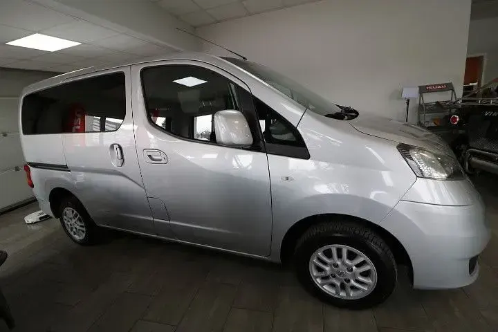 Gebraucht Nissan Evalia Tekna 110 PS (80 kW) 2013 Silver (m) (metallic) Van / Kleinbus