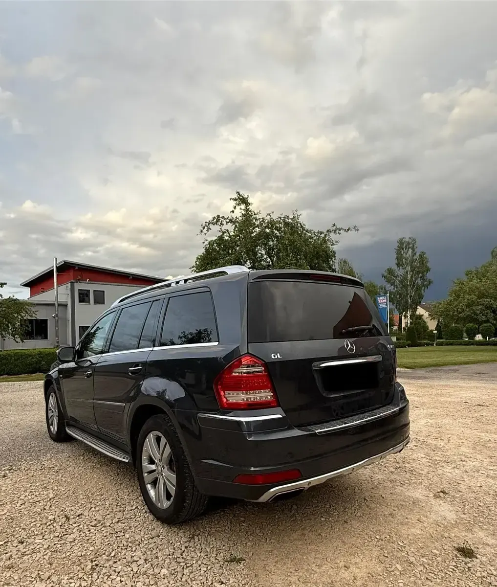 Gebraucht Mercedes GL350 211 PS (155 kW) 2010 Grau SUV
