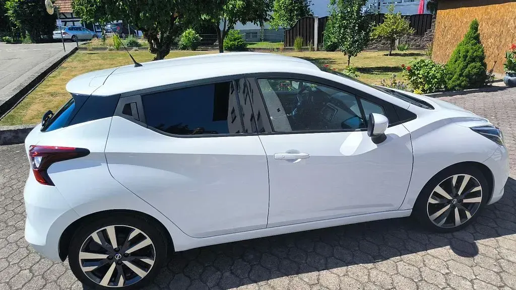 Gebraucht Nissan Micra Tekna 90 PS (66 kW) 2017 Weiß Kleinwagen