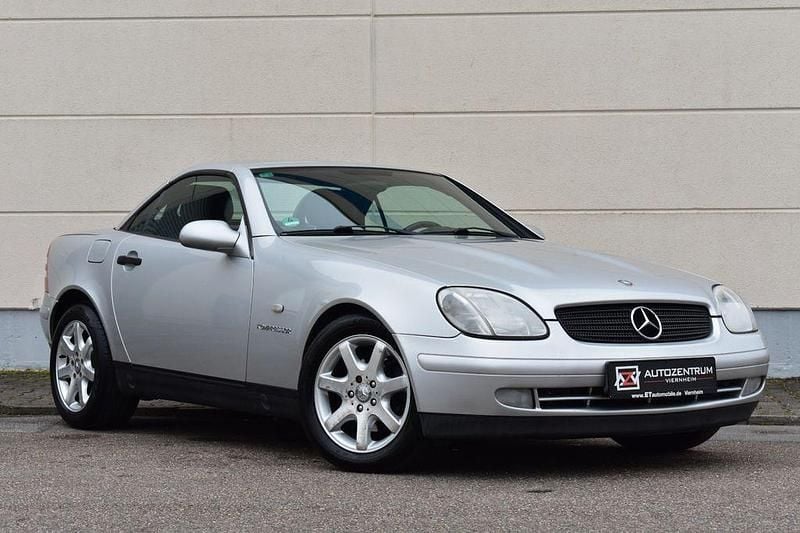 Gebraucht Mercedes SLK230 193 PS (141 kW) 1998 Silber Cabrio