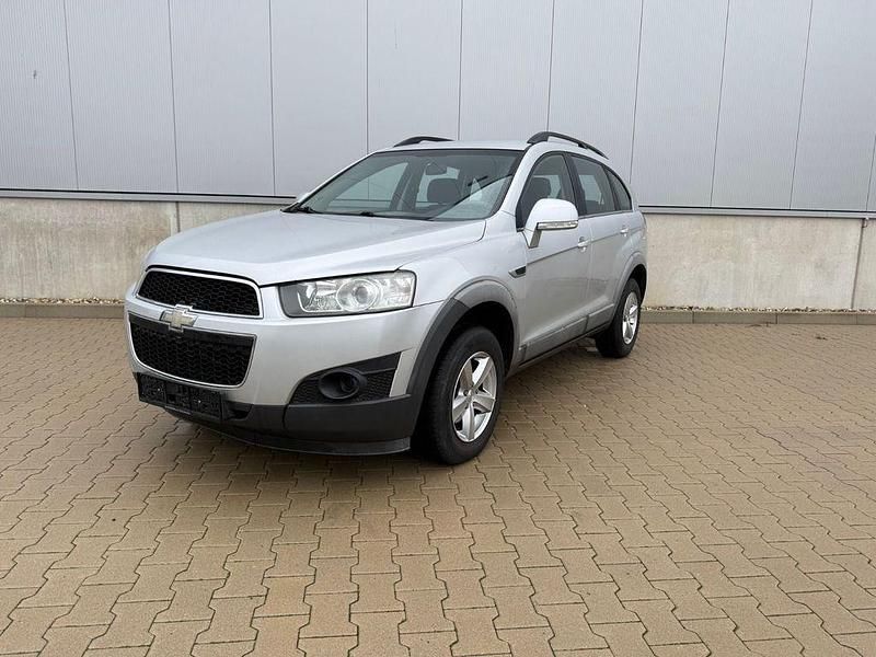 Silber Gebraucht 2013 Chevrolet Captiva LS SUV | 5.990 € (Fairer Preis) - Bild 1/4