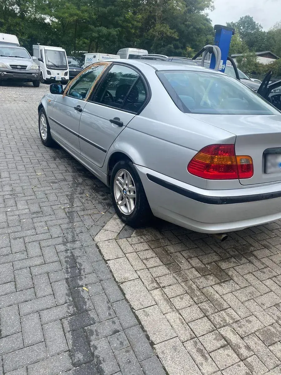 Gebraucht BMW 316 116 PS (85 kW) 2002 Silber Limousine
