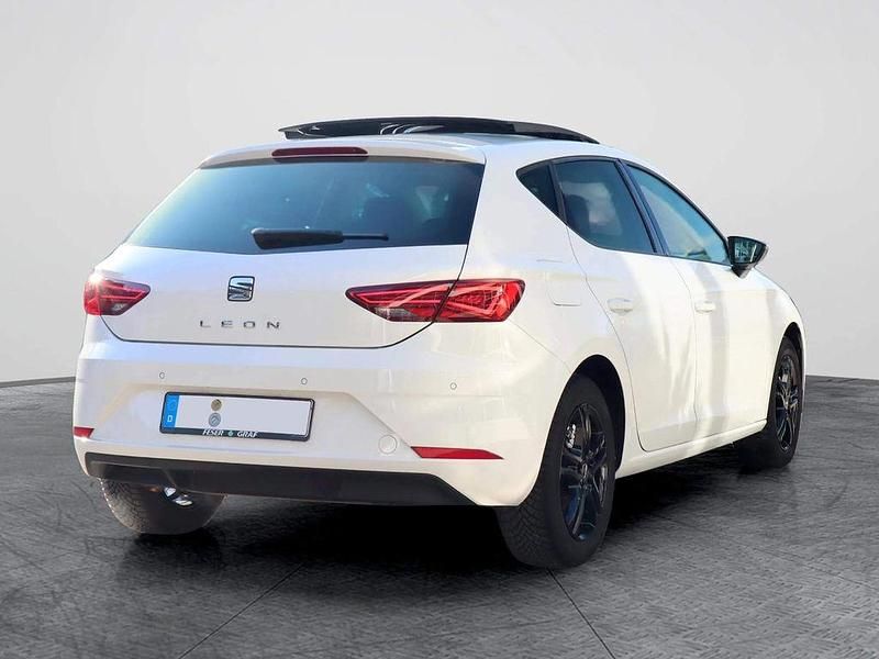 Gebraucht Seat Leon Style Plus 131 PS (96 kW) 2019 Weiß Limousine
