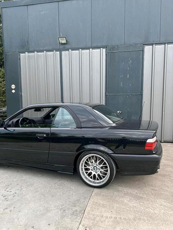 Gebraucht BMW 320 Cabriolet 150 PS (110 kW) 1995 Schwarz Cabrio