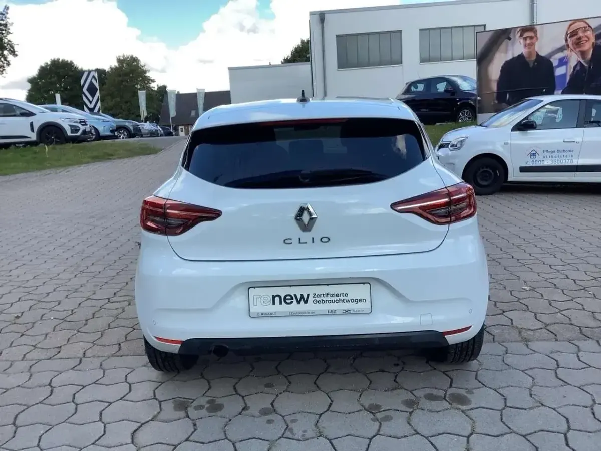 Gebraucht Renault Clio V Evolution 101 PS (74 kW) 2023 Weiß Limousine