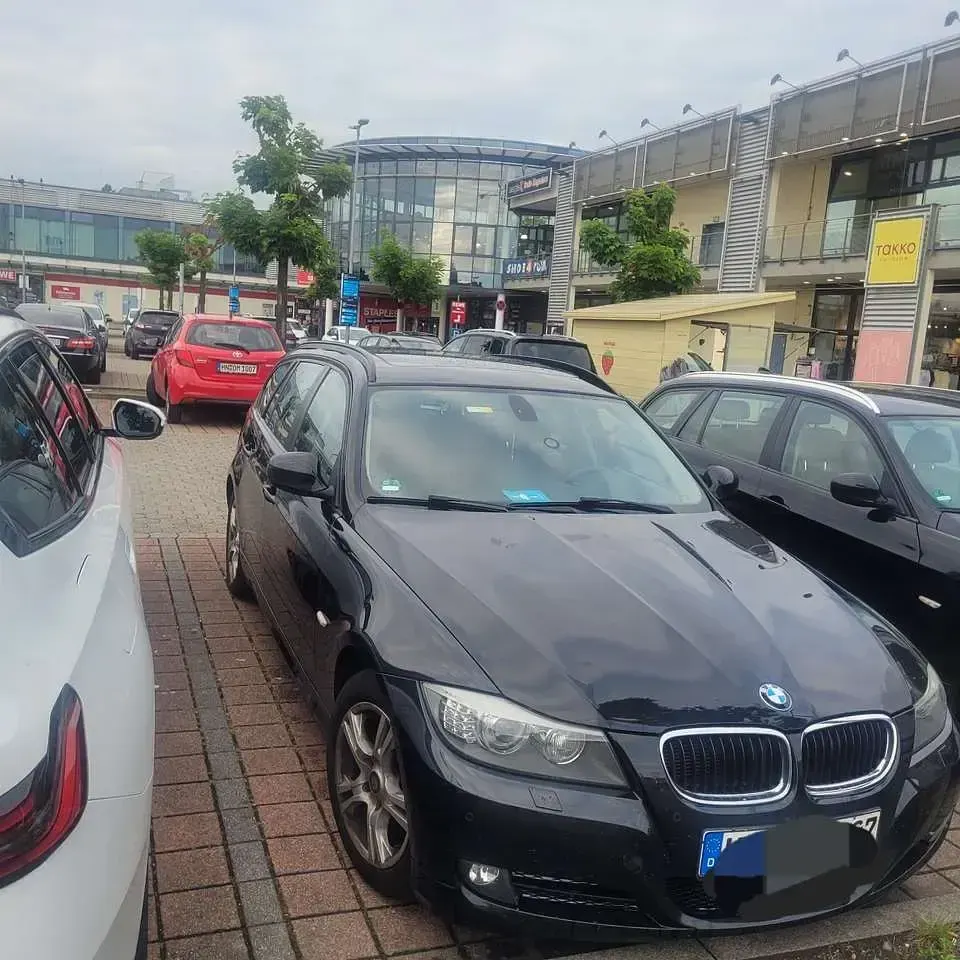 Gebraucht BMW 320 Lifestyle 170 PS (125 kW) 2011 Kombi