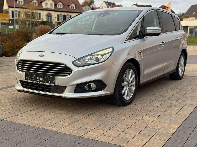 Polarsilber metallic Gebraucht 2017 Ford S-MAX Titanium Van / Kleinbus | 5.990 € (Guter Preis) - Bild 1/4