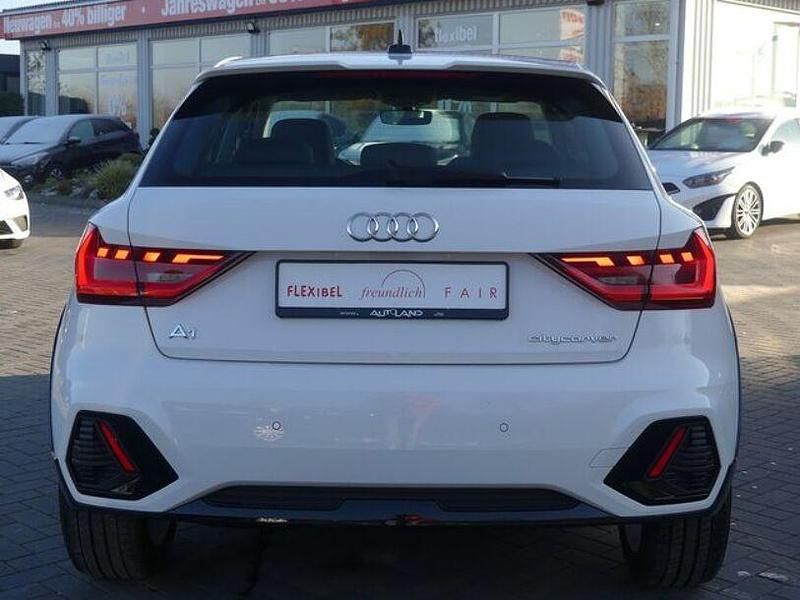 Gebraucht Audi A1 Comfort 110 PS (80 kW) 2023 Weiß SUV