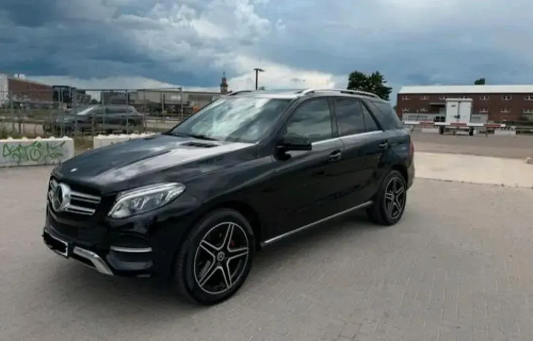 Gebraucht Mercedes GLE350 258 PS (189 kW) 2016 Schwarz SUV