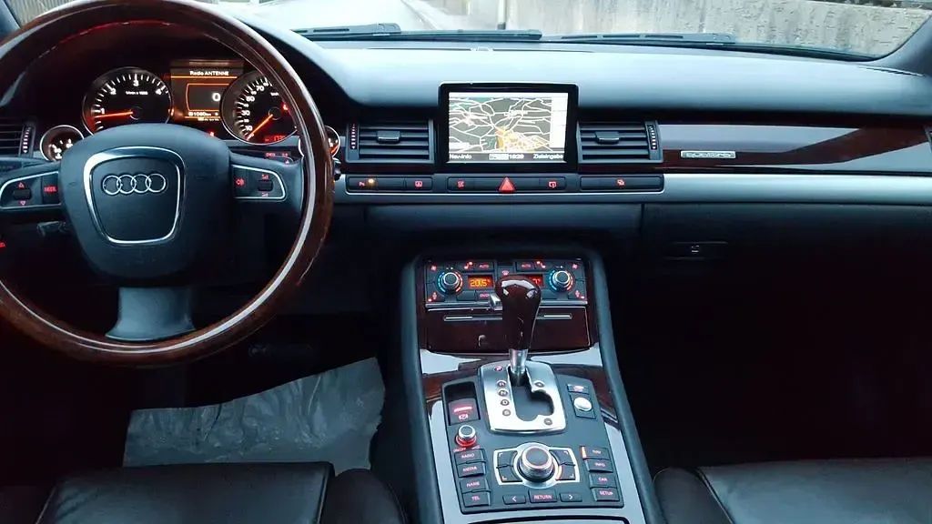 Gebraucht Audi A8 232 PS (170 kW) 2008 Braun Limousine