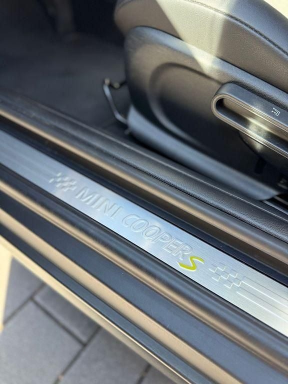 Gebraucht Mini Cooper SE 135 kW (184 PS) 2023 Schwarz Kleinwagen