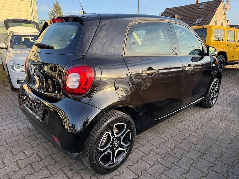 Gebraucht Smart ForFour Basis 71 PS (52 kW) 2020 Schwarz Kleinwagen