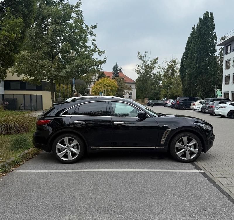 Schwarz Gebraucht 2013 Infiniti Fx30 Premium SUV | 14.500 € (Teuer) - Bild 1/4