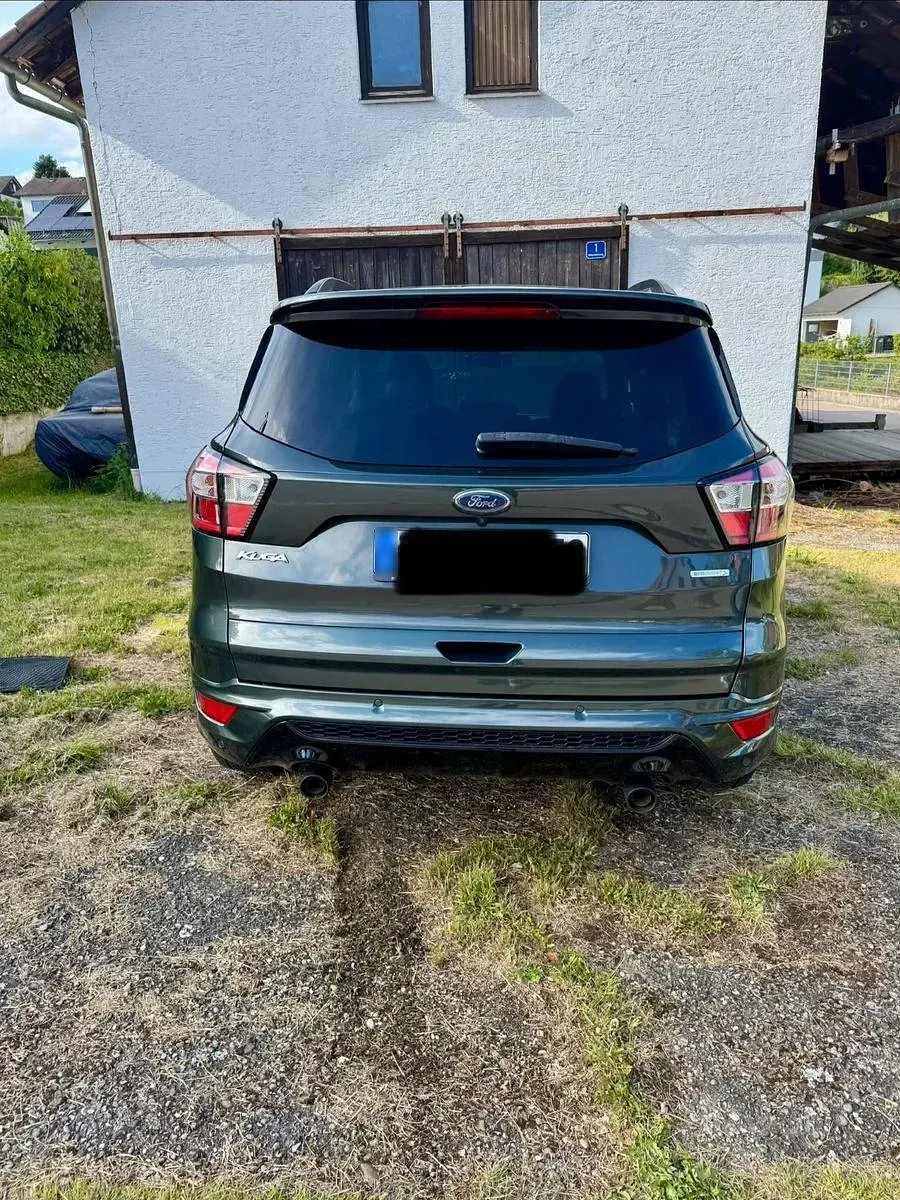 Gebraucht Ford Kuga ST-Line 150 PS (110 kW) 2018 Grau SUV