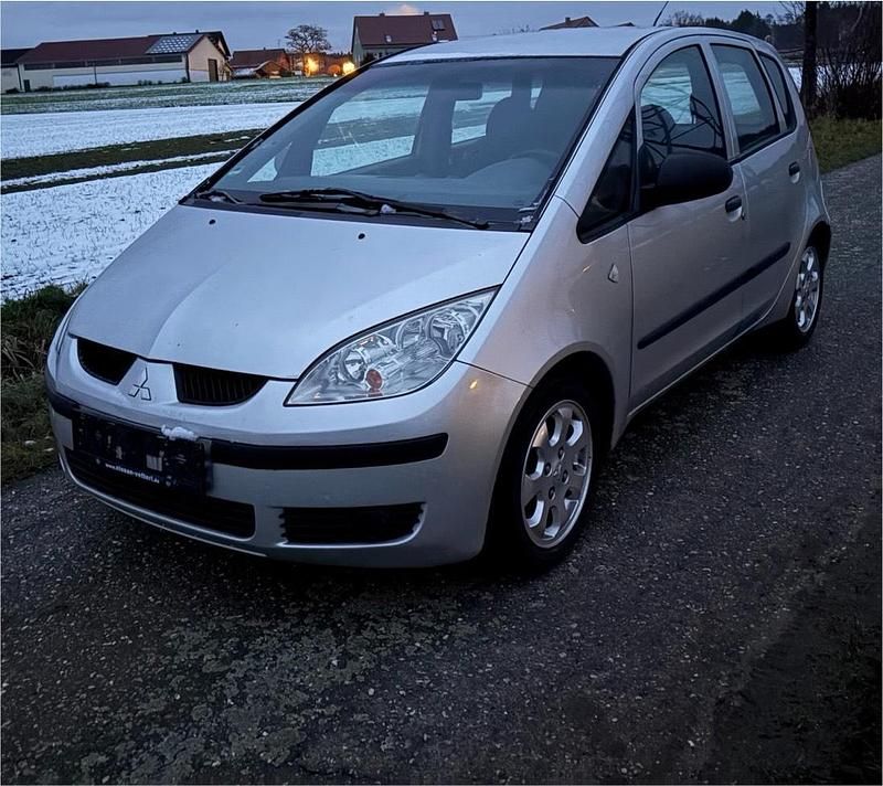 Silber Gebraucht 2004 Mitsubishi Colt Kleinwagen | 950 € (Fairer Preis) - Bild 1/4