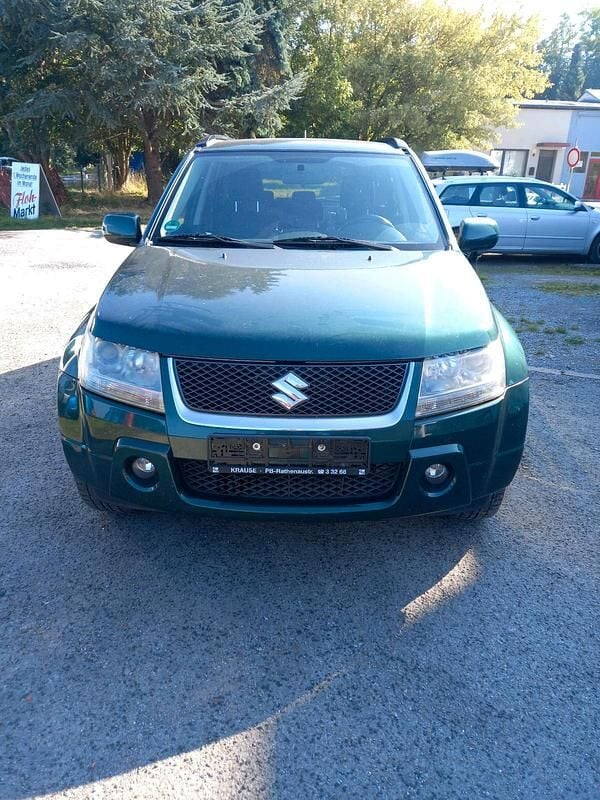 Grün Gebraucht 2007 Suzuki Grand Vitara SUV | 4.500 € (Fairer Preis) - Bild 1/4