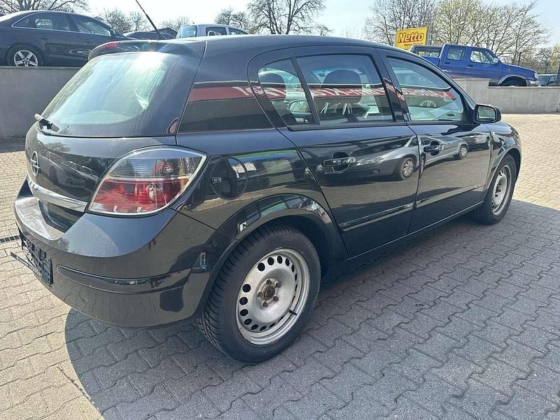 Gebraucht Opel Astra Edition 90 PS (66 kW) 2008 Saphirschwarz mi2 Kleinwagen