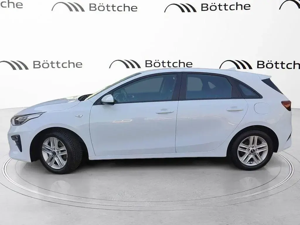 Gebraucht Kia Ceed Edition 7 101 PS (74 kW) 2021 Weiß Kleinwagen
