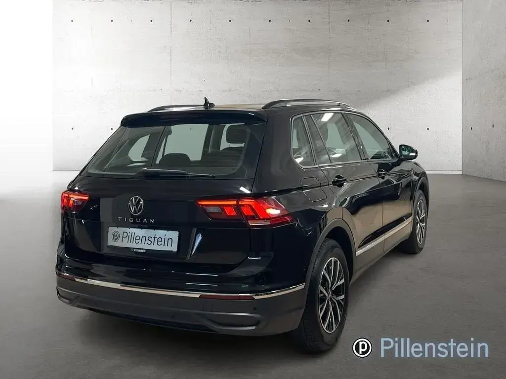 Second-hand VW Tiguan IQ Drive 150 CP (110 kW) 2024 Negru SUV