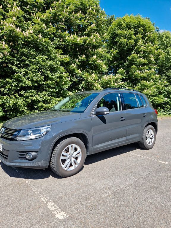 Grau Gebraucht 2015 VW Tiguan SUV | 9.750 € (Superpreis) - Bild 1/4